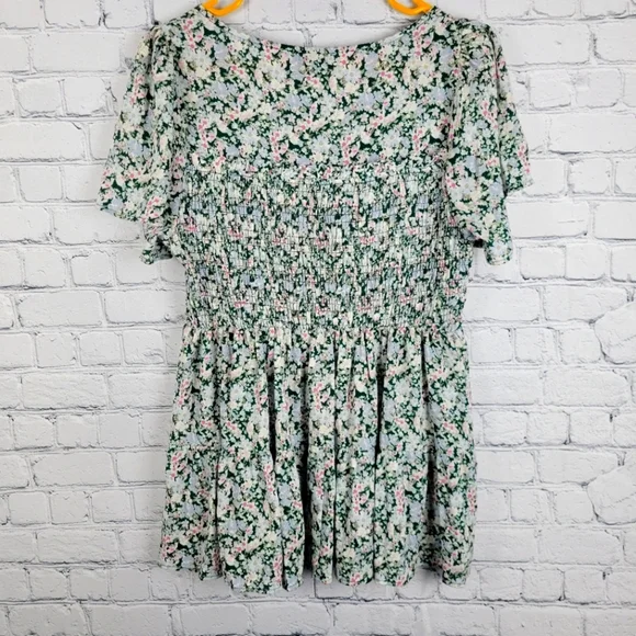 Torrid Size 00 Floral Smocked Top - Picture 6 of 7